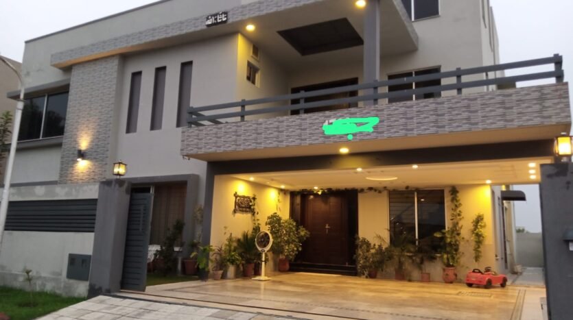 Bahria Town 1 Kanal House for sale. Luxurious Living Awaits: Brand New 6-Bed Double Storey House in Bahria Town Rawalpindi (1 Kanal) at mybatak.com