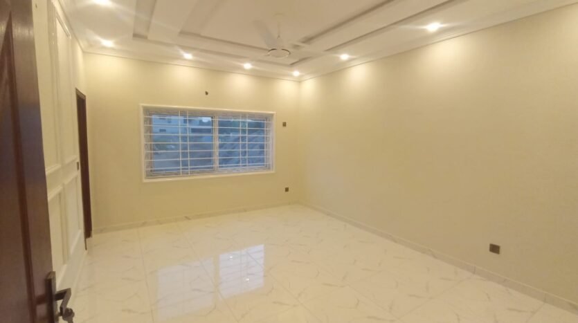1 kanal House for sale in Dha phase 1 Islamabad.